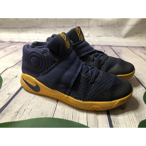 NIKE KYRIE 2 "CAVS PLAYOFFS" SNEAKERS MIDNIGHT-NAVY/GOLD (827280-447) SIZE 3Y - Picture 1 of 6